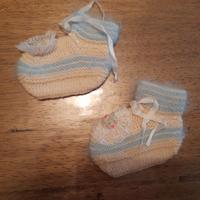 Babucce e gilet in lana lavorato a mano