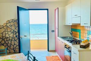 Casa vacanza fronte mare 10m Lung.re 181. 2 Avola