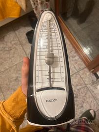 Metronomo rotto per pezzo di ricambio