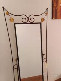 Specchio in ferro battuto
