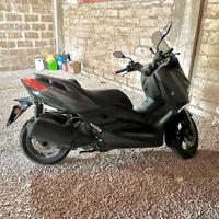 Yamaha x-max 300