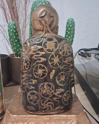 statuetta budda
