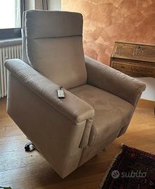 Poltrona reclinabile elettricamente