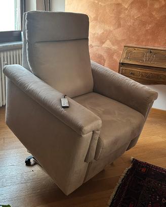 Poltrona reclinabile elettricamente