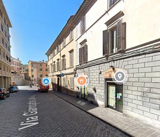 Commerciale 100 mq, doppia vetrina