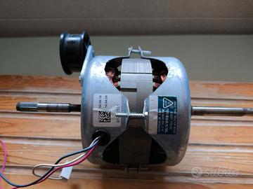 Motore  Indesit Asciugatrice C00728617