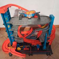 HOT WHEELS ULTIMATE GARAGE