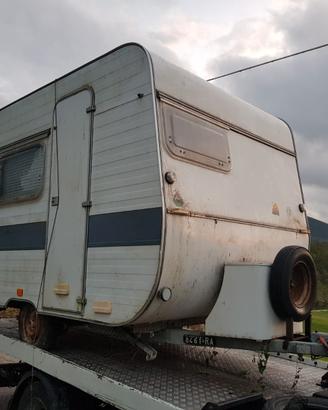 Roulotte adria 380
