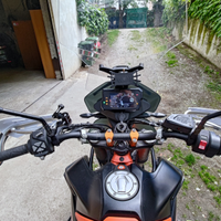KTM 890 Adventure R con kit ribassamento altezza