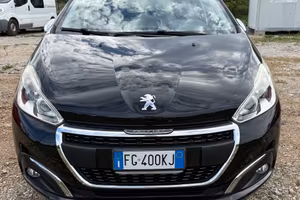Peugeot 208 BlueHDi 75 5 porte Allure