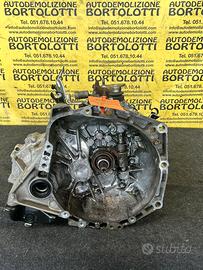 TOYOTA AYGO cambio manuale usato 1KRFE