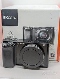 Fotocamera Sony Alpha A6000 scatti 2.200