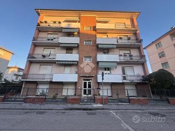 5 LOCALI A PONTEDERA