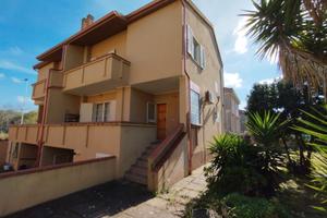 Villetta bifamiliare con giardino