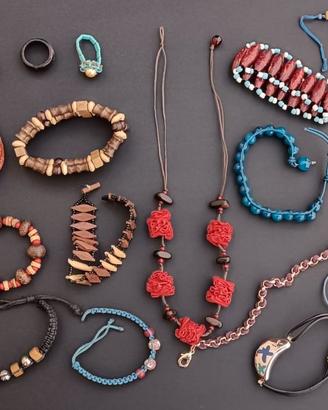 Anelli e braccialetti in legno e corda