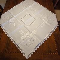 Tovaglia o tovaglietta da te o per centrotavola.