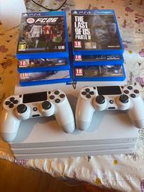 PlayStation 4 Pro 1TB + 2 Controller e giochi