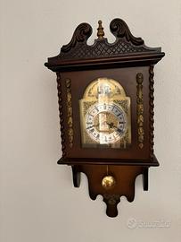 🕰️ Orologio a pendolo da parete in legno