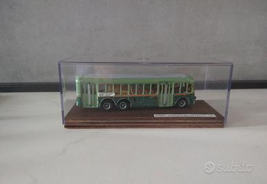 Autobus Alfa Romeo 140