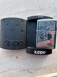 Zippo Originale Venetian Chrome 2004 + Espositore