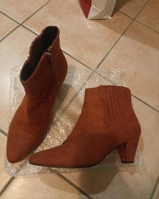 stivaletti con tacco donna nr 42
