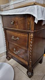 Comodino antico in legno massello