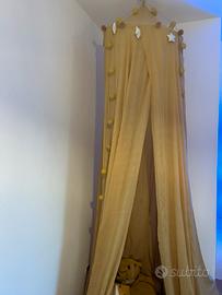 Tenda baldacchino, poltrona e sacca portatutto