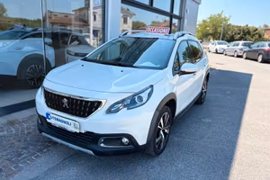 Peugeot 2008 ALLURE PureTech Turbo 110 mt UNICO PR