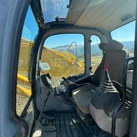 Escavatore new holland e215b