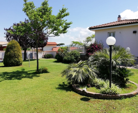 Villino in trifamiliare