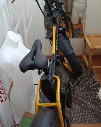 bici elettrica nuova ancora imballata ARGENTO  MIN