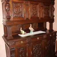 Credenza fine ’800  in legno massello intagliato