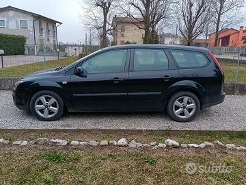Ford Focus motore frizione appena fatta