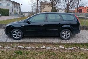 Ford Focus motore frizione appena fatta