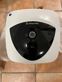 Boiler scalda acqua per cucina