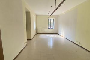 APPIANO GENTILE - UFFICIO IN CENTRO