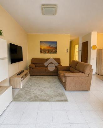 VILLA A SCHIERA A OSIO SOTTO