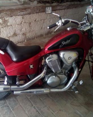 Honda VT 600