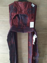Portabebé Fidella Fly Tai Outer Space - Ruby Red