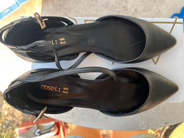 Ballerine a punta con cinturino