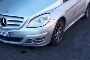 Mercedes classe B mb245 diesel solo pezzi ricambio