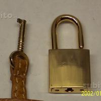 Lucchetto dorato