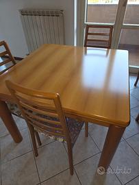 Tavolo a libro + sedie 