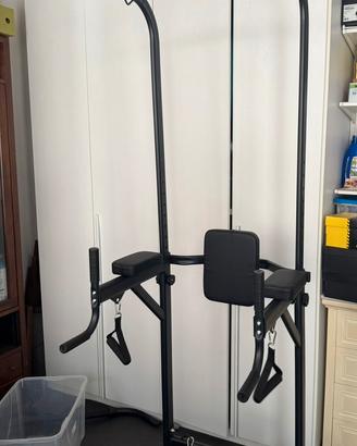 Stazione di forza fitness barra trazioni