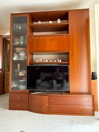 Parete attrezzata in legno