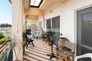 3 locali doppi servizi con ampio terrazzo a Varedo