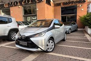 Toyota Aygo 1.0 VVT-i x-play 5p. - !!