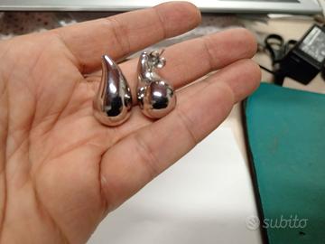 Orecchini con oendente