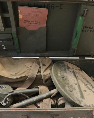 Metal detector militare