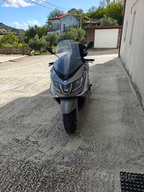 Piaggio X10 500